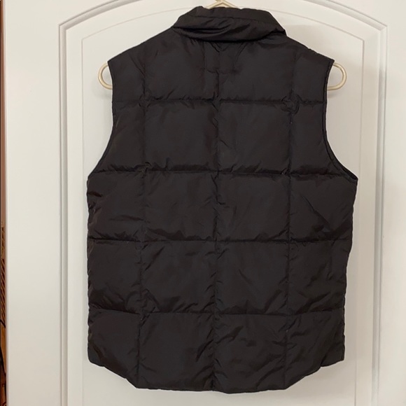 Lands’ End Big Kids black puffer vest - Picture 2 of 4